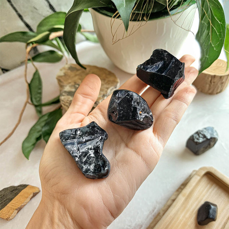 Obsidian negru (piatră brută) 50 g